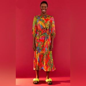 Chic Red All-Over Print Front Circle Cut Out Midi Dress